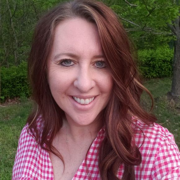 Meet your Posher, Cassandra - Picture 1 of 1